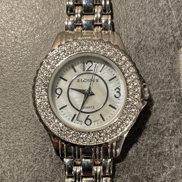 Beautiful Silver Tone Watch by Elgin - New Battery - Picture 2 of 8